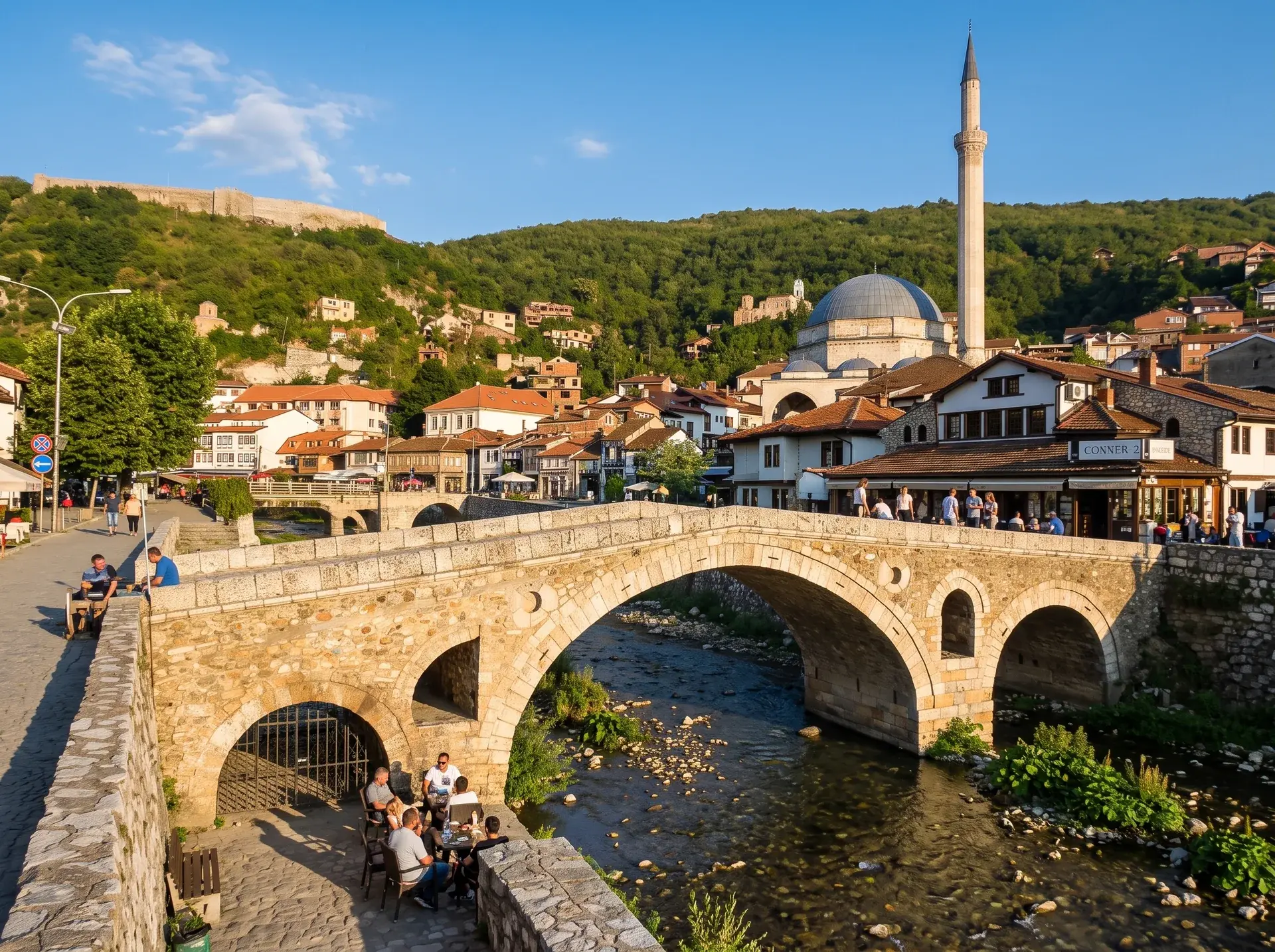 Prizren'de taş köprü, Sinan Paşa Camii ve kale