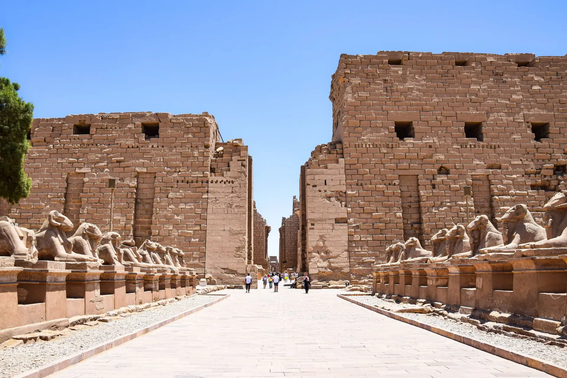 El-Uksur