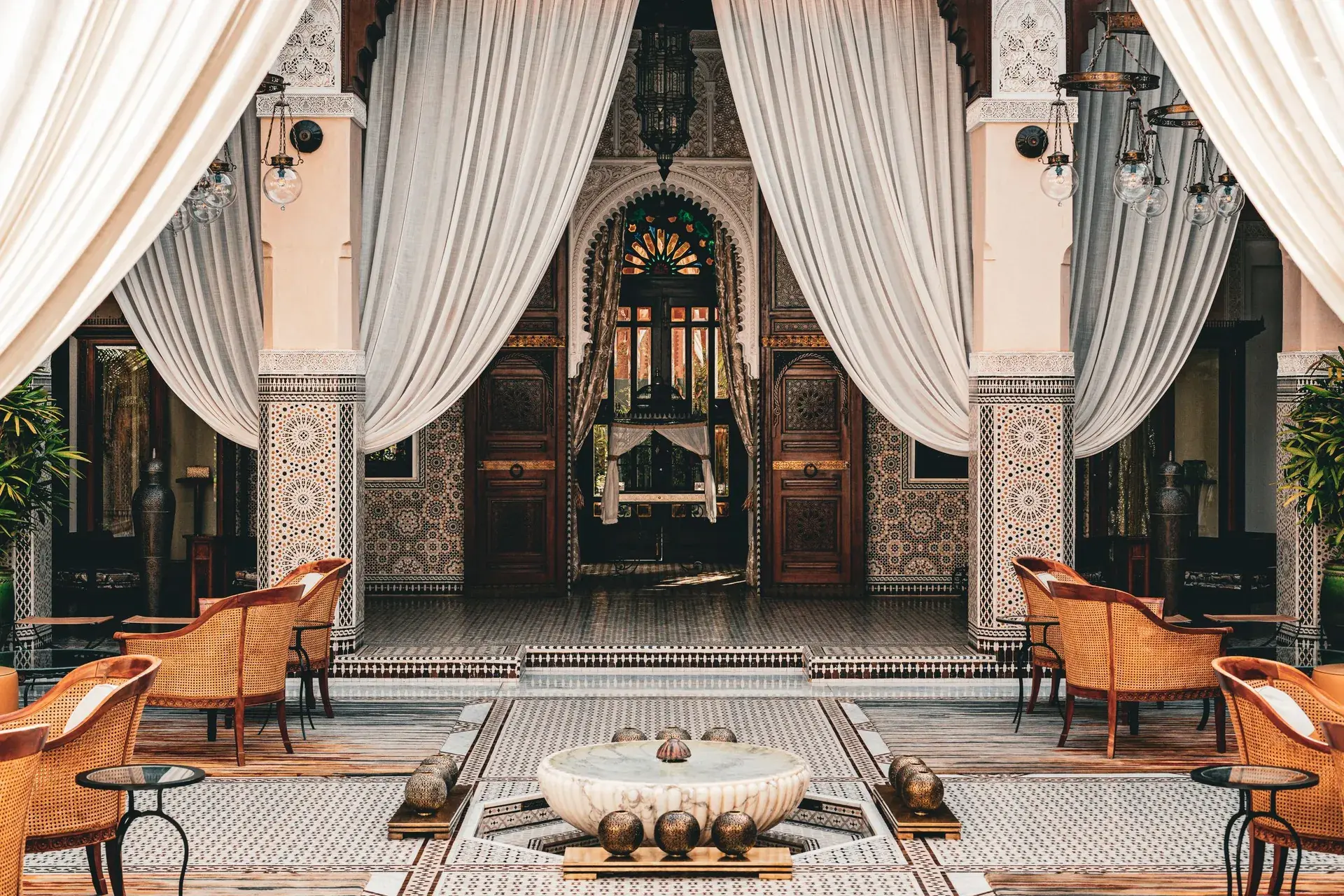 Elegant Fas Kraliyet Şehirleri Turu – Tanca–Kazablanka Rotası – Air Arabia ile 5 Gece
